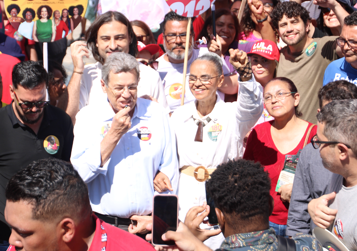 Marina Silva em atividade com apoiadores da campanha